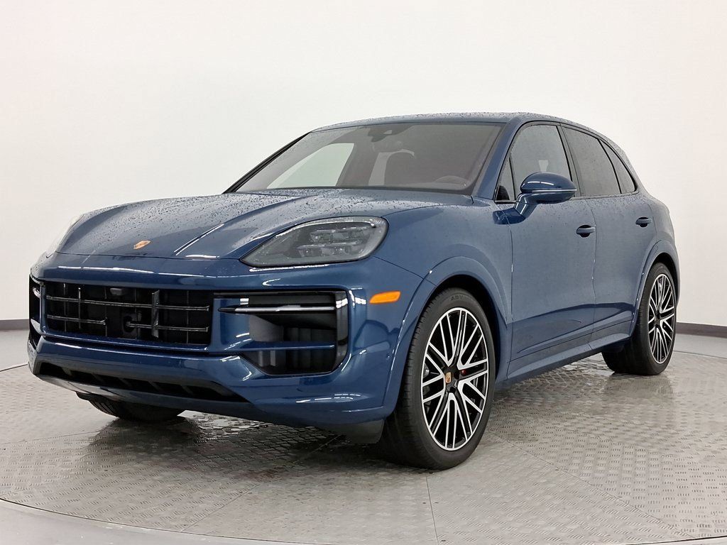 Certified 2025 Porsche Cayenne GTS AWD/4WD image 1