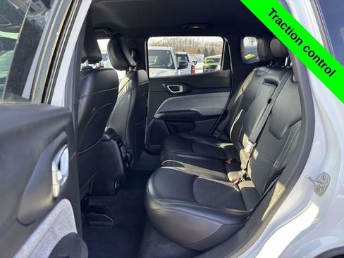 Used 2023 Jeep Compass Latitude image 23