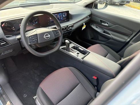 New 2026 Nissan Sentra SR w/ Floor Mat Package FWD image 14