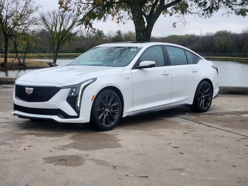 New 2026 Cadillac CT5 V image 2