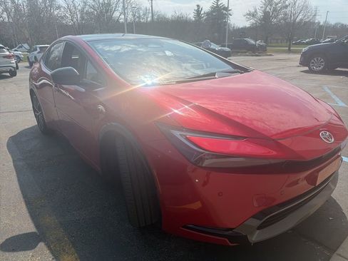 Used 2023 Toyota Prius XLE image 7