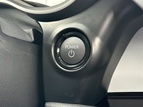 Used 2026 Toyota Sienna XLE FWD image 30