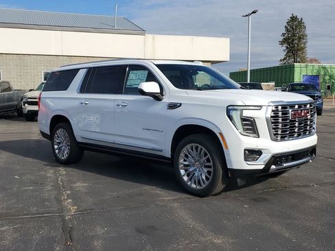 New 2026 GMC Yukon XL Denali w/ Denali Reserve Package image 2