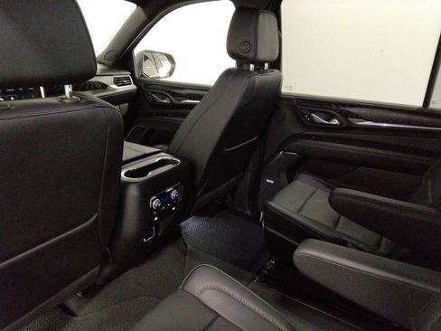 Used 2023 GMC Yukon XL Denali image 38