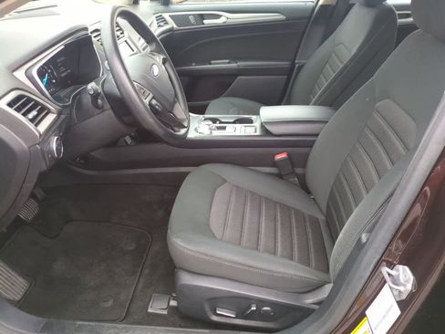 Used 2019 Ford Fusion SE image 16