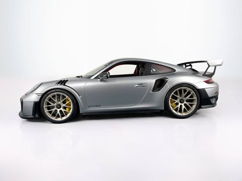 Used 2018 Porsche 911 GT2 RS RWD image 8