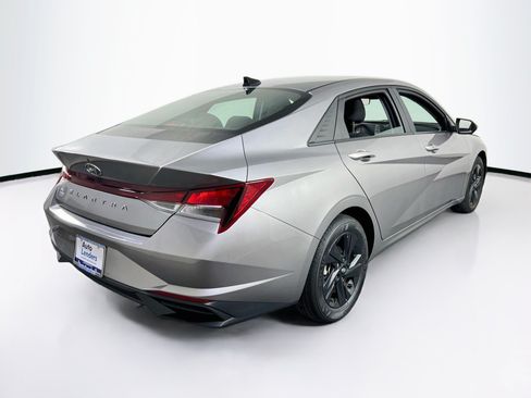 Used 2023 Hyundai Elantra SEL FWD image 5