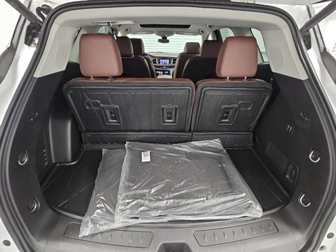 Used 2020 Buick Enclave Avenir w/ Avenir Technology Package FWD image 39