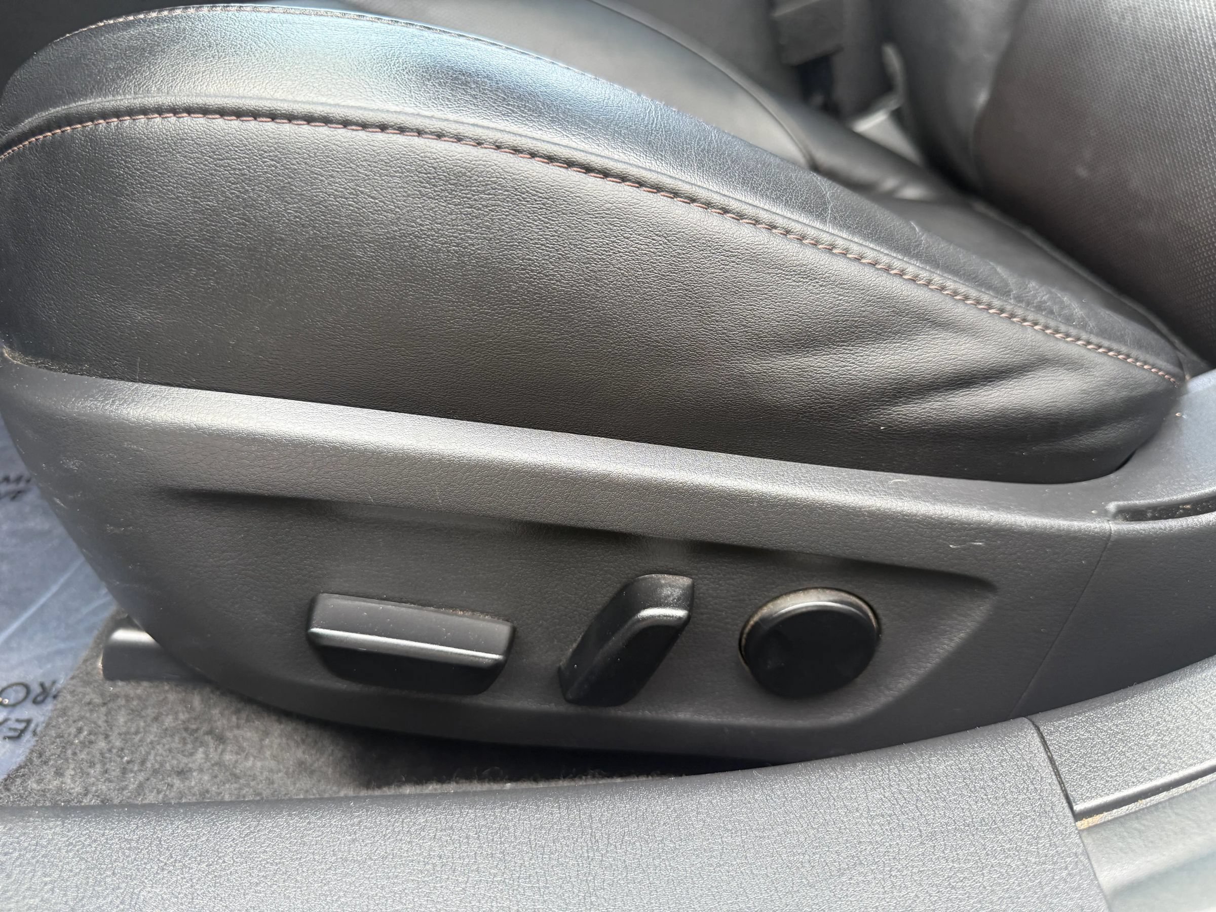 Used 2022 MAZDA MAZDA3 s AWD/4WD image 30