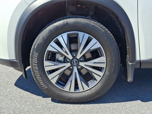 Used 2023 Nissan Rogue SV AWD/4WD image 9