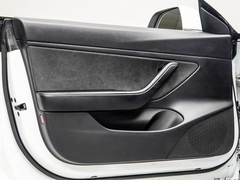 Used 2019 Tesla Model 3 Long Range image 25