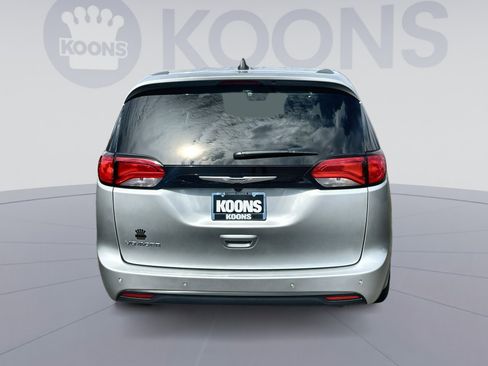 New 2026 Chrysler Voyager LX image 5