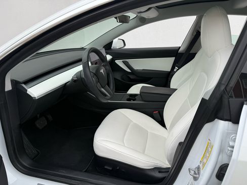 Used 2019 Tesla Model 3 Long Range image 16