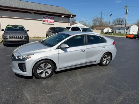 Used 2017 Hyundai Ioniq Limited image 3
