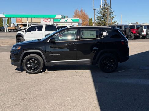New 2026 Jeep Compass Latitude image 12