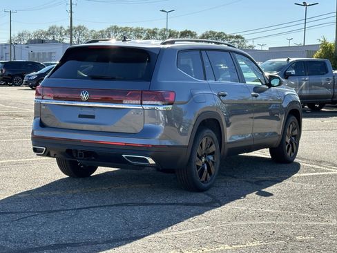 New 2025 Volkswagen Atlas SE image 6