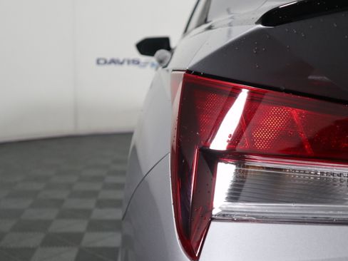 Used 2025 Hyundai Elantra Sport FWD image 10