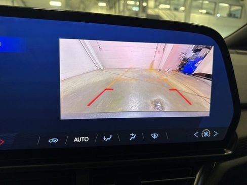 Used 2025 Chevrolet Equinox EV LT image 21