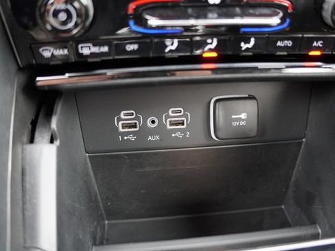 Used 2025 Jeep Grand Cherokee Limited w/ Black Appearance Package AWD/4WD image 31