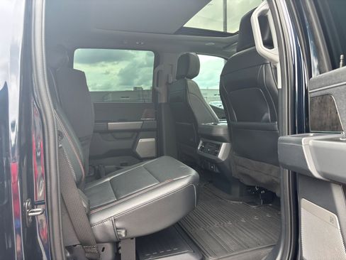 Certified 2024 Ford F250 Lariat w/ Lariat Ultimate Package AWD/4WD image 8