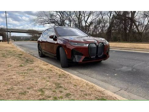 Used 2022 BMW iX xDrive50 w/ Premium Package image 4