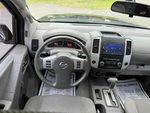 Used 2015 Nissan Frontier S AWD/4WD image 40
