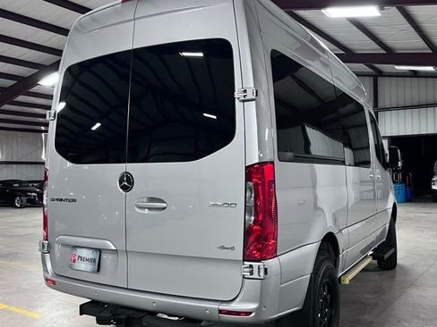 Used 2022 Mercedes-Benz Sprinter 144 Cargo image 4