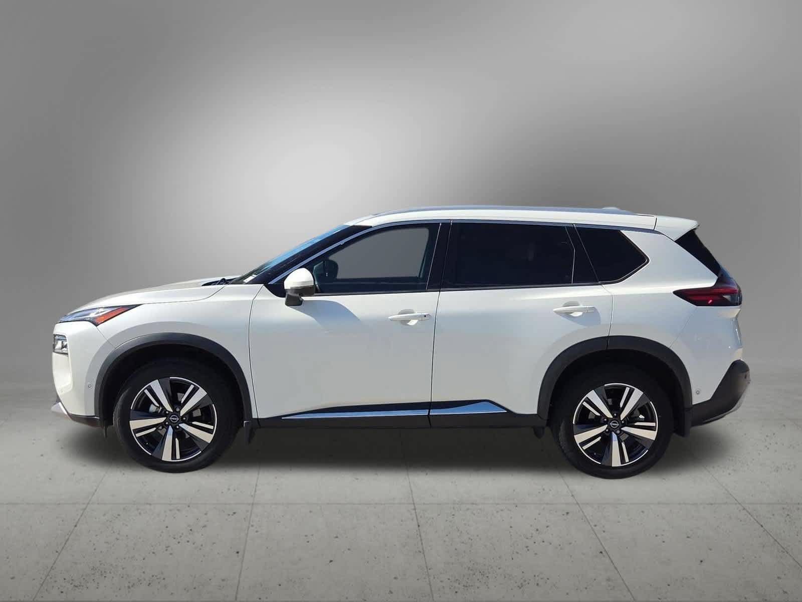 Used 2023 Nissan Rogue Platinum FWD image 3
