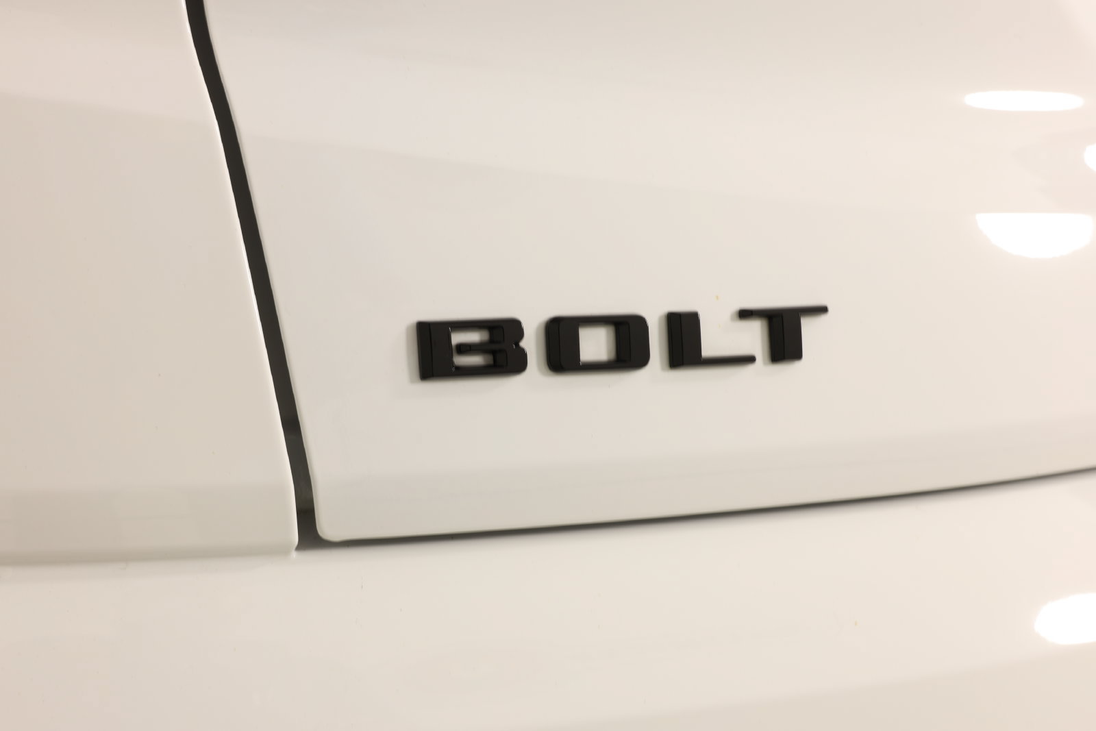 Used 2027 Chevrolet Bolt RS FWD image 32