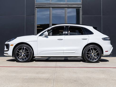 Certified 2026 Porsche Macan S AWD/4WD image 2