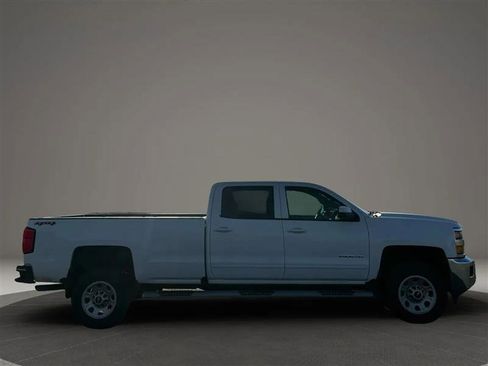Used 2018 Chevrolet Silverado 2500 LT AWD/4WD image 6