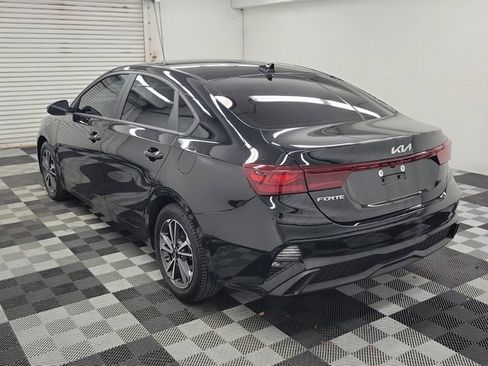 Used 2022 Kia Forte LXS w/ LXS Technology Package image 4