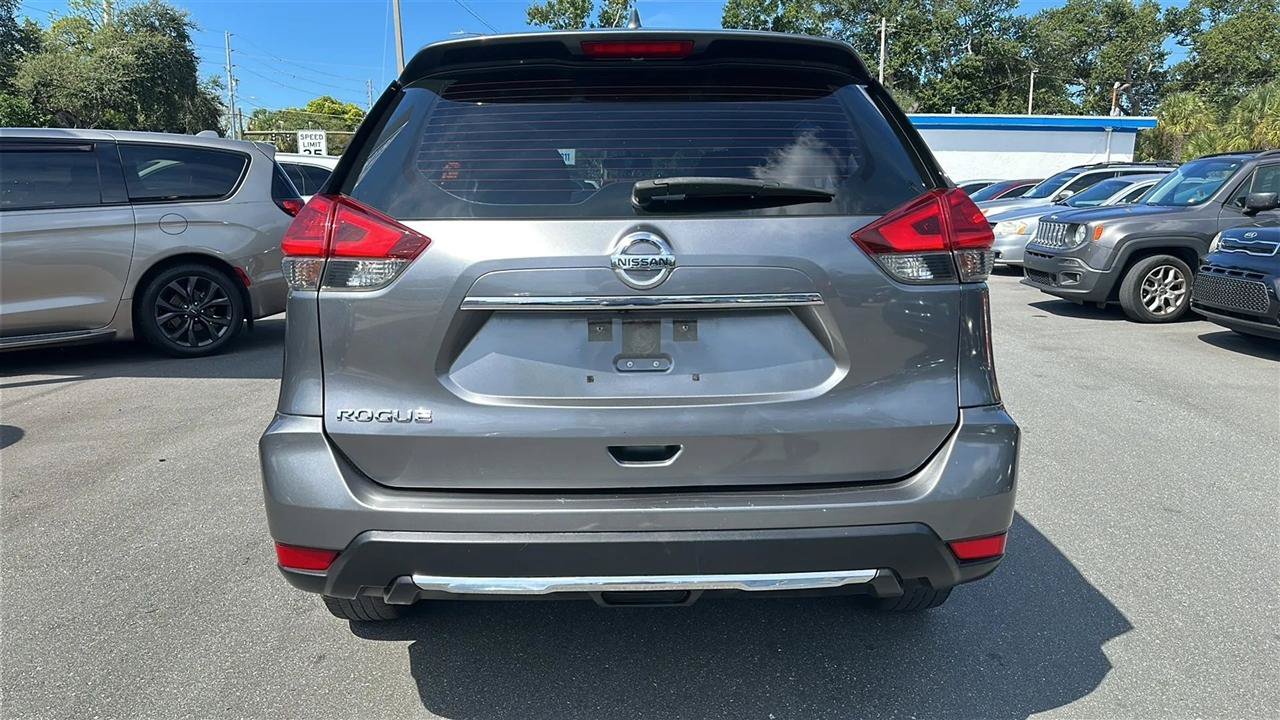 Used 2017 Nissan Rogue S FWD image 11