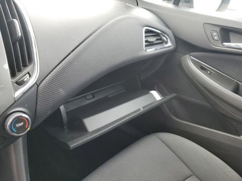 Used 2018 Chevrolet Cruze LT w/ Convenience Package image 21