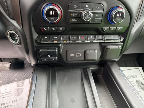 Used 2020 Chevrolet Silverado 1500 High Country w/ Technology Package image 24