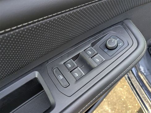 Used 2024 Volkswagen Atlas Cross Sport SEL Premium R-Line image 12