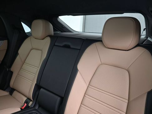 Certified 2026 Porsche Cayenne E-Hybrid Coupe AWD/4WD image 6