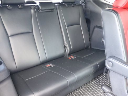 Used 2022 Toyota Highlander XSE image 12