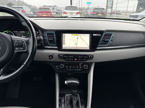 Used 2018 Kia Niro EX Premium image 23