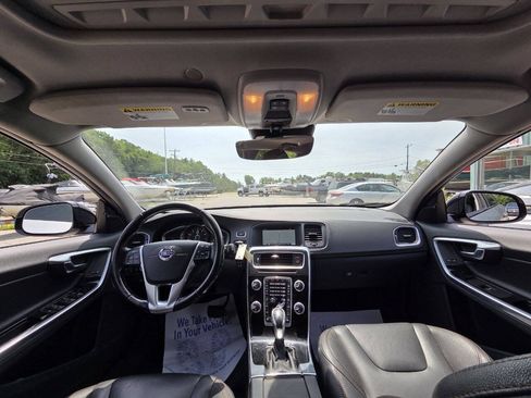 Used 2015 Volvo V60 T5 Cross Country w/ Climate Package AWD/4WD image 19