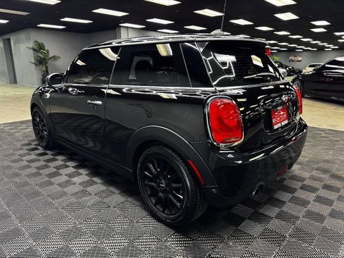 Used 2018 MINI Cooper 2-Door Hardtop w/ Signature Line Package image 11