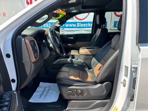 Used 2019 Chevrolet Silverado 1500 High Country w/ Technology Package AWD/4WD image 29