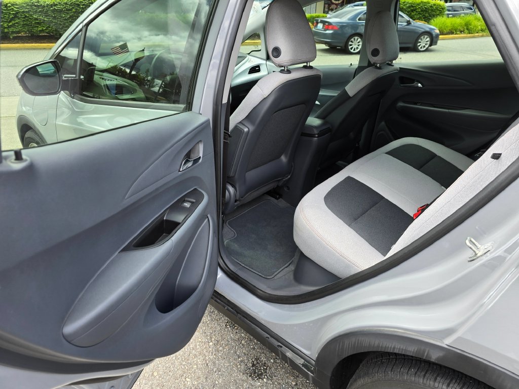 Used 2020 Chevrolet Bolt LT FWD image 19