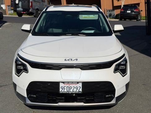 Used 2023 Kia Niro Wave image 2