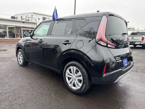 Used 2023 Kia Soul LX FWD image 7