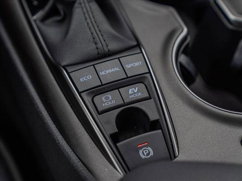 Used 2022 Toyota Camry XSE w/ Navigation Upgrade Package image 28