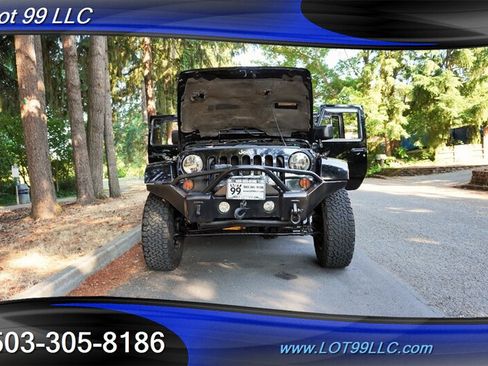 Used 2011 Jeep Wrangler Unlimited 70th Anniversary w/ Connectivity Group AWD/4WD image 29