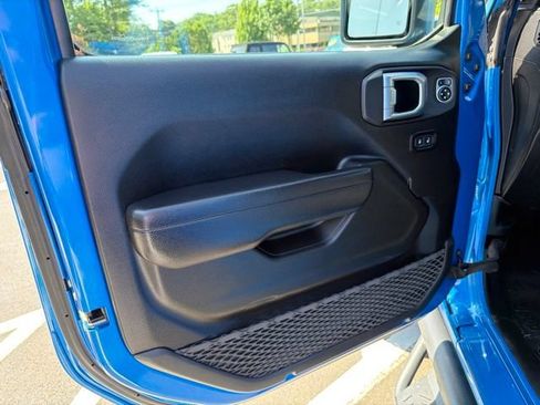 Used 2022 Jeep Wrangler Unlimited Sport AWD/4WD image 18