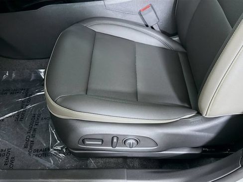 New 2026 Chevrolet Trax ACTIV w/ Driver Confidence Package FWD image 18