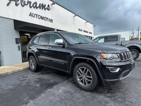 Used 2018 Jeep Grand Cherokee Limited AWD/4WD image 4